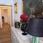 Centro Storico, Centralissimo Luxury Smeraldo Doccia Idromassaggio , Cesto Con Piccola Colazione 아파트 *
