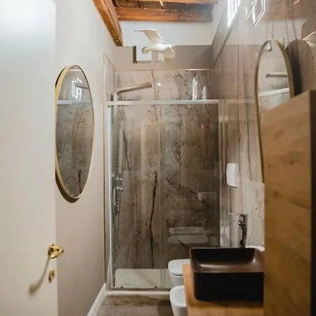 Appartement Centro Storico, Centralissimo Luxury Smeraldo Doccia Idromassaggio , Cesto Con Piccola Colazione