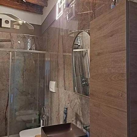 Centro Storico, Centralissimo Luxury Smeraldo Doccia Idromassaggio ,paniere Gratuito Con Piccola Colazione Ravenne