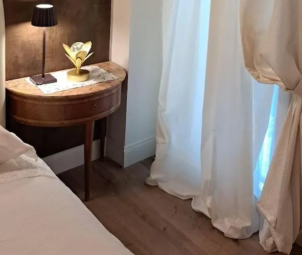 Centro Storico, Centralissimo Luxury Smeraldo Doccia Idromassaggio , Cesto Con Piccola Colazione Apartamento *