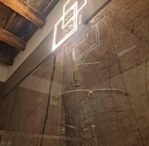 Centro Storico, Centralissimo Luxury Smeraldo Doccia Idromassaggio , Cesto Con Piccola Colazione Apartamento *