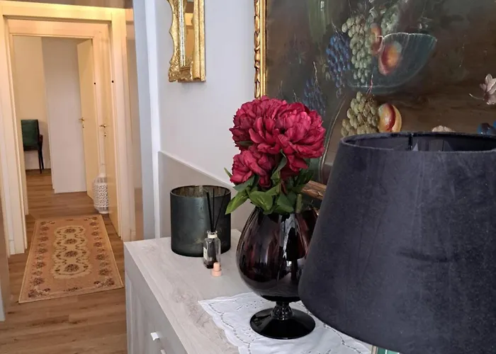 Centro Storico, Centralissimo Luxury Smeraldo Doccia Idromassaggio , Cesto Con Piccola Colazione Apartamento *