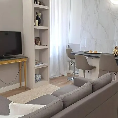 Centro Storico, Centralissimo Luxury Smeraldo Doccia Idromassaggio ,paniere Gratuito Con Piccola Colazione Appartamento *