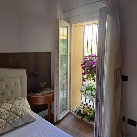 Apartmán Centro Storico, Centralissimo Luxury Smeraldo Doccia Idromassaggio , Cesto Con Piccola Colazione